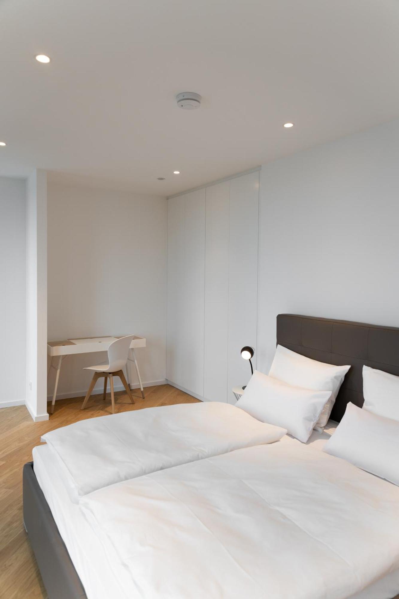 Stuttgarter Tor - Apartments Ройтлинген Номер фото