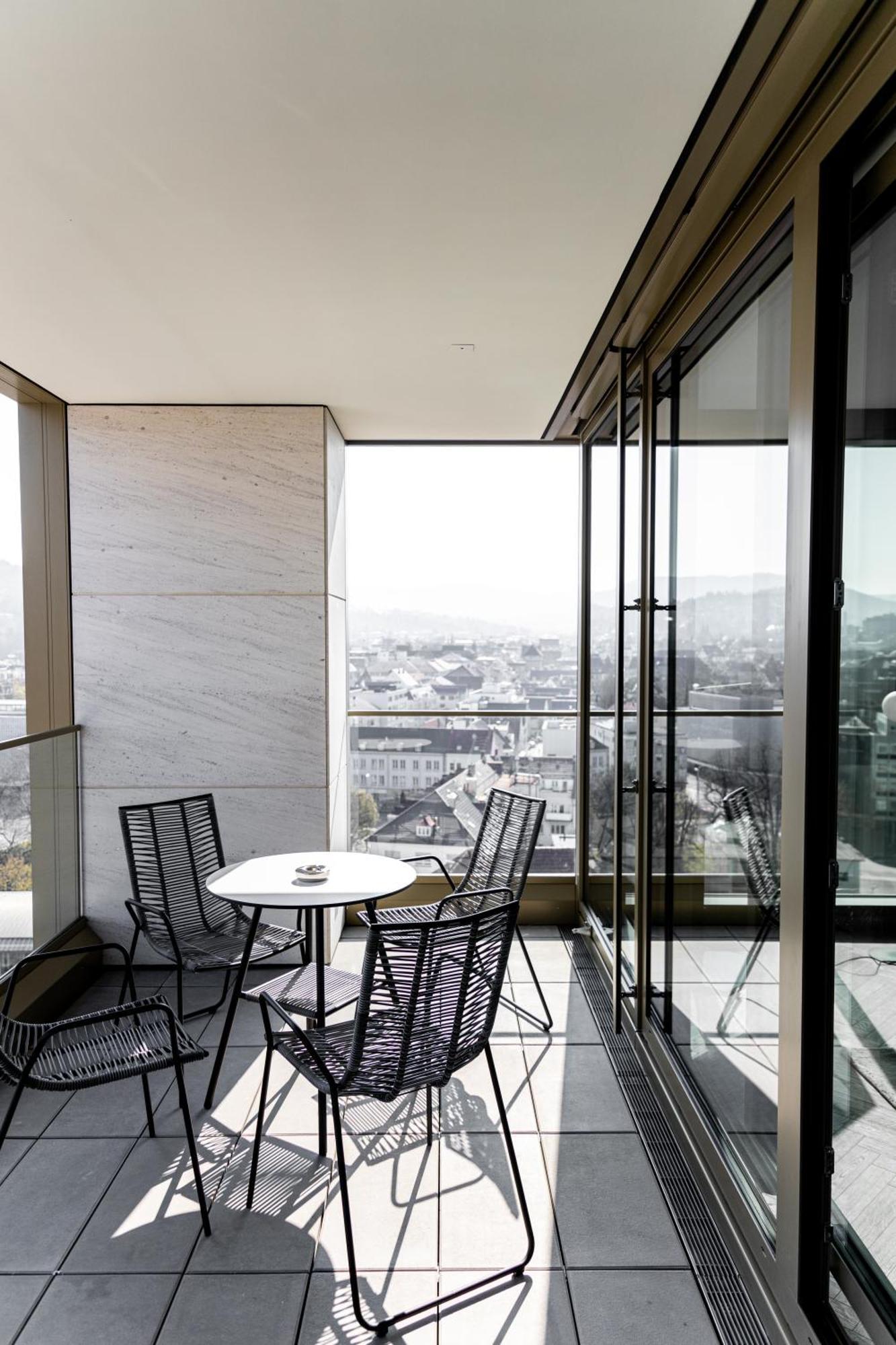 Stuttgarter Tor - Apartments Ройтлинген Номер фото